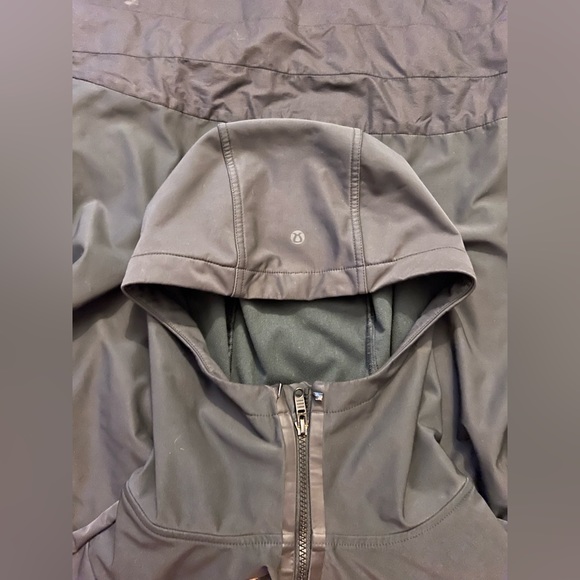 Men’s Black Lululemon Jacket - Picture 2 of 4